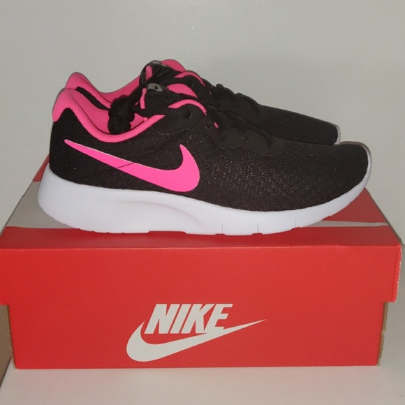 Nike Other - Nike Tanjun GS Sneaker